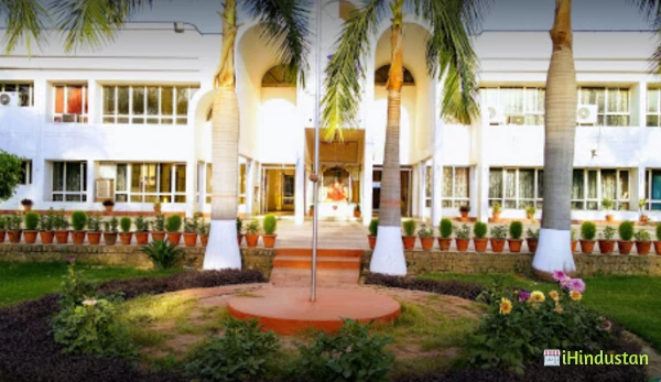 Central Institute of Petrochemicals Engineering and Tec - Logo