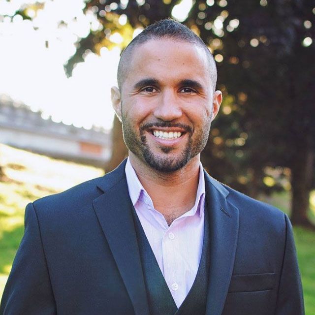 Charles Vivash - RE/MAX Colonial Pacific Realty Ltd. - Logo