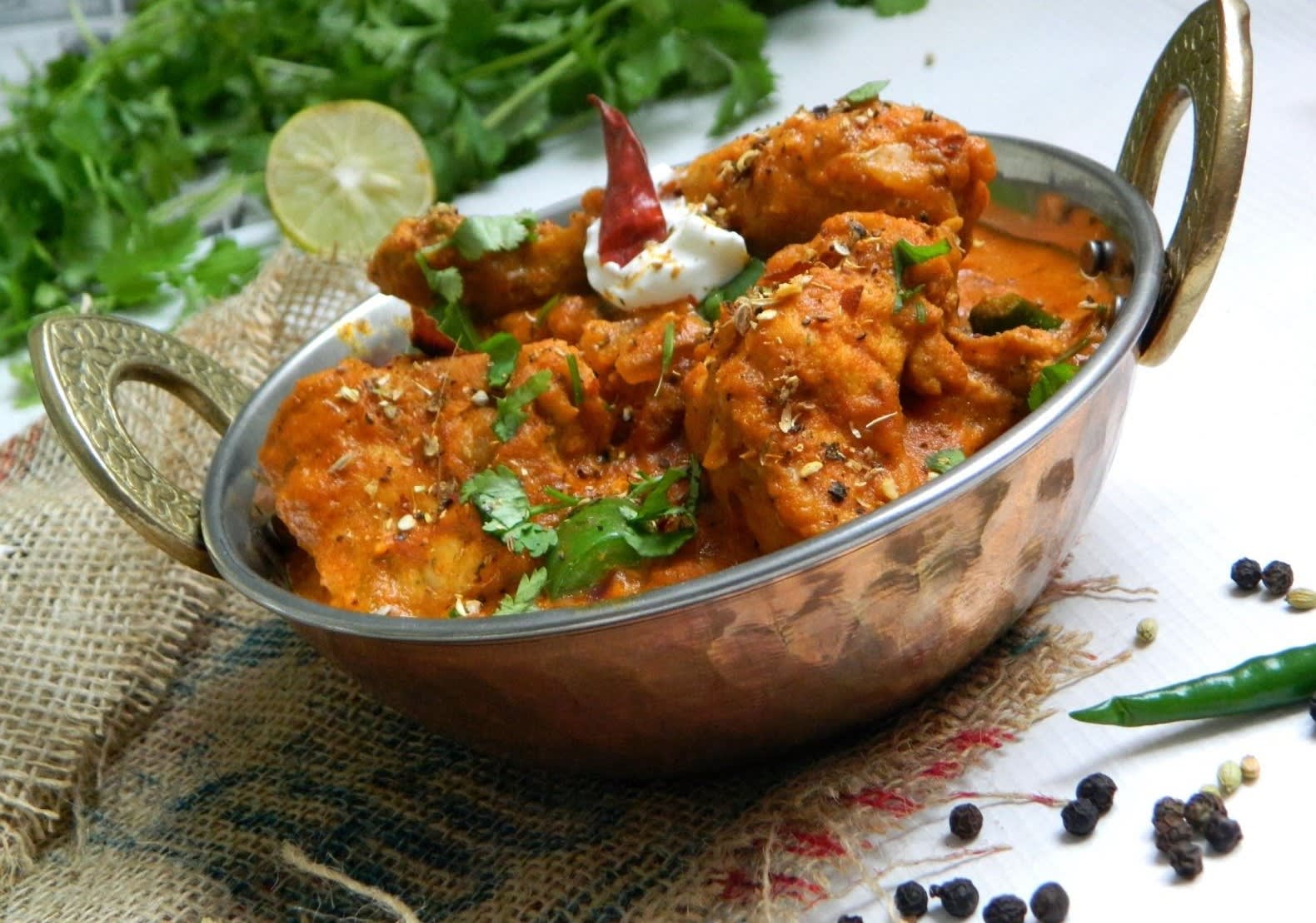 Chawla chicken social - Logo