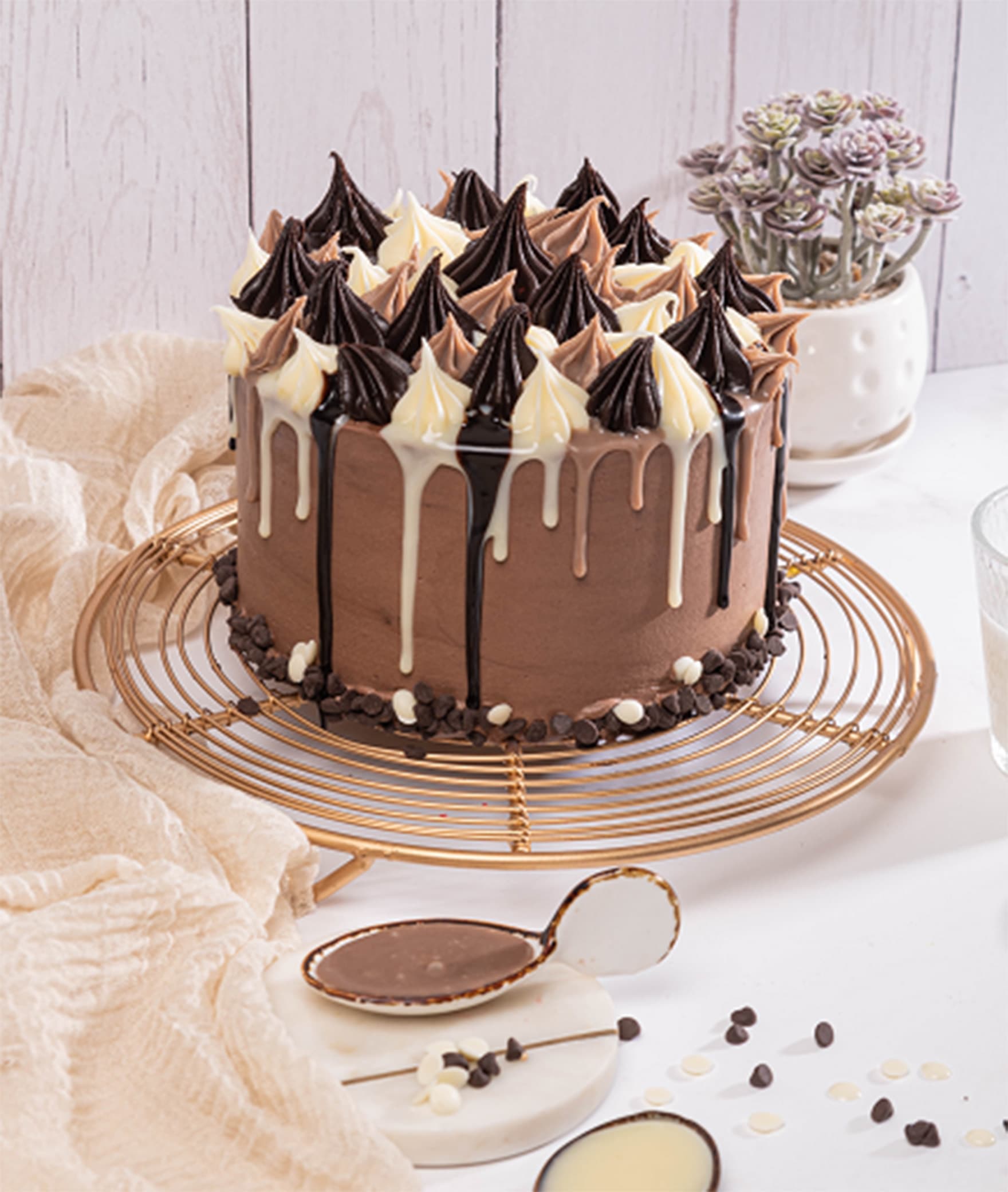 Chef Bakers Cakes & Savouries - Logo