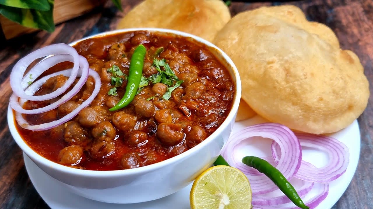 Cholley Bhature Punjabi Oye! - Logo