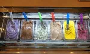 Churn Ice Cream - Logo