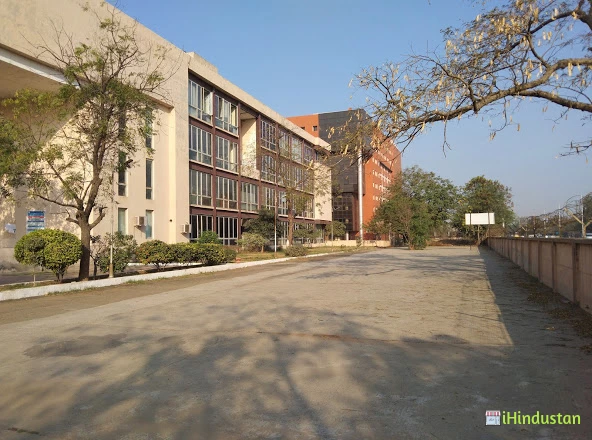 CIPET: IPT Ahmedabad - Logo
