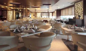 Circles - Hotel Daspalla - Cover photo