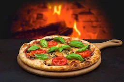 Classic Pizza Factory - Logo