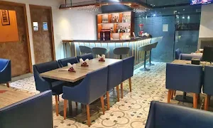 Classroom Cafe and Bar - Logo