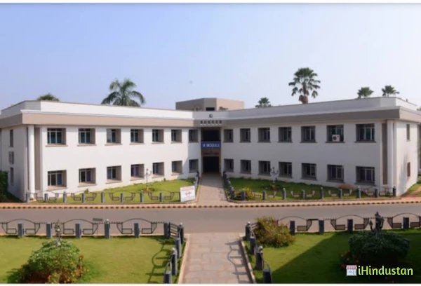 CNK College of Nursing - Logo