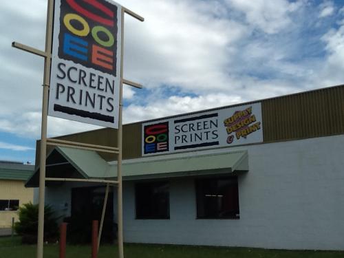 Cooee Screen Prints - Logo