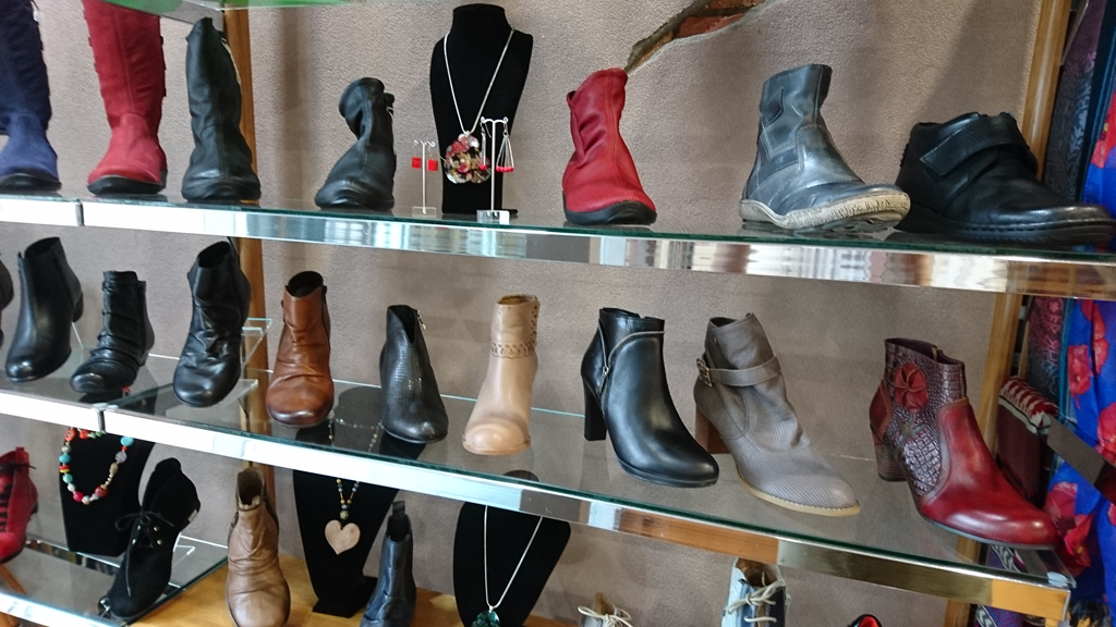 Cooroy Shoes & Accessories - Logo