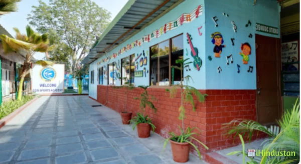 Cosmos Castle International School - Logo