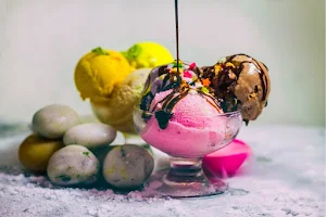 Cream Bliss - Logo