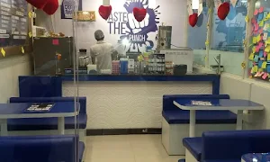 Cream N Shakes - Logo
