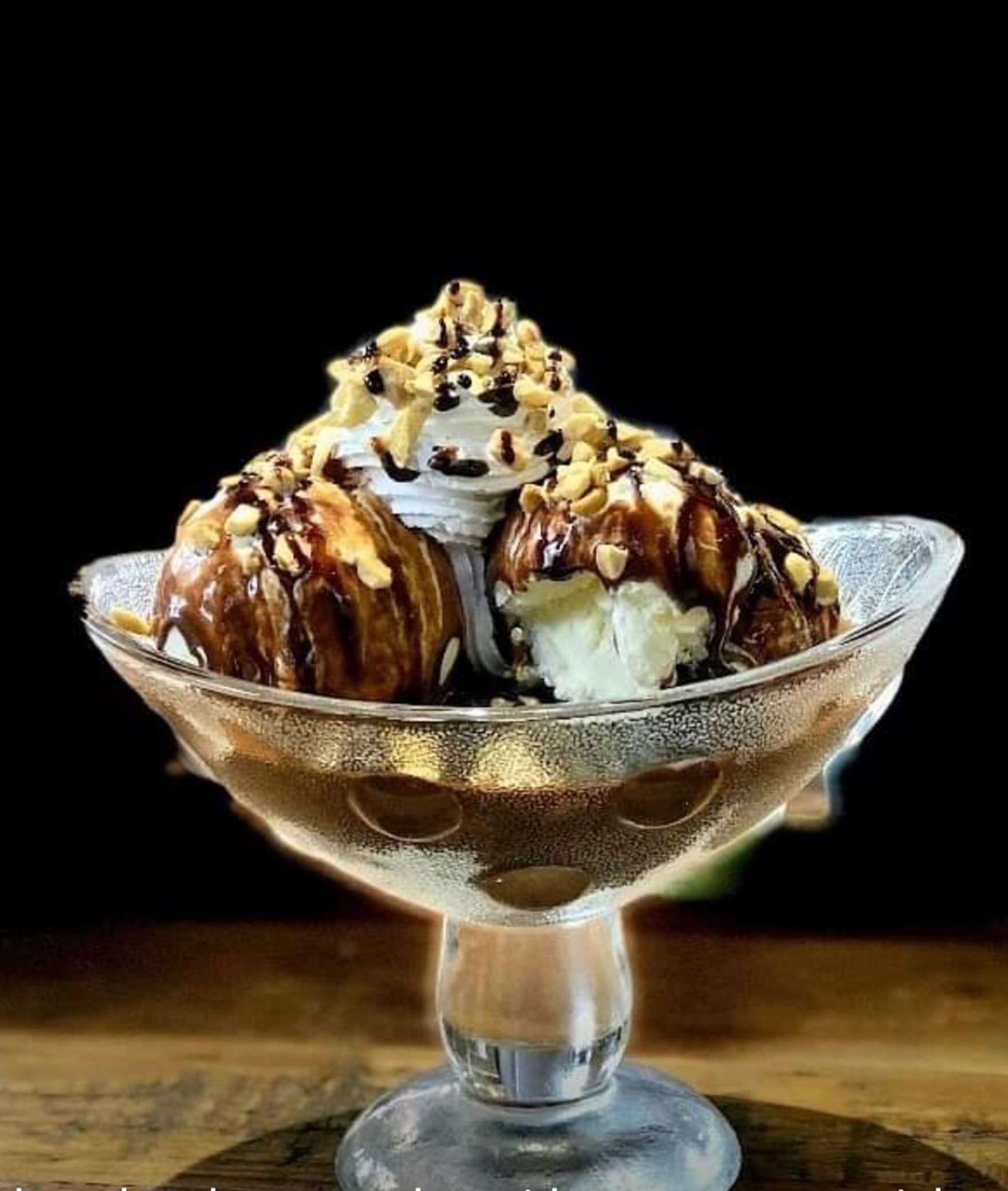 Creamvilla-Ice creams and Desserts - Logo