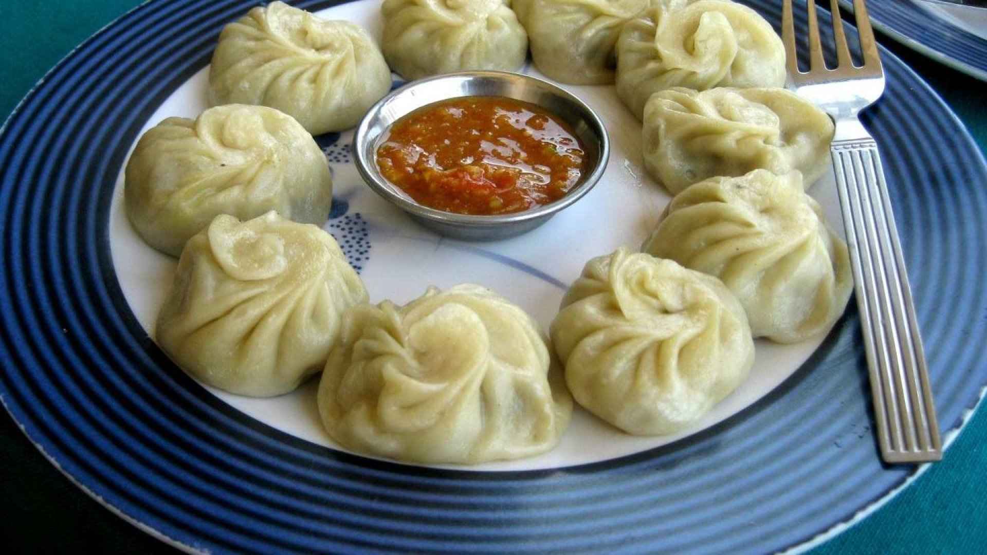 Crispye Momos - Logo
