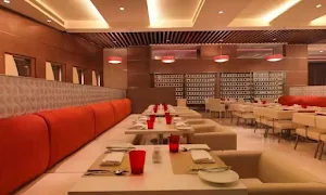 Cross Avenue, Radisson Blu - Logo