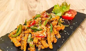 Crunchy Food - Logo