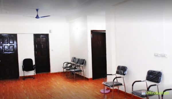 Curis Multispeciality Clinic - Logo