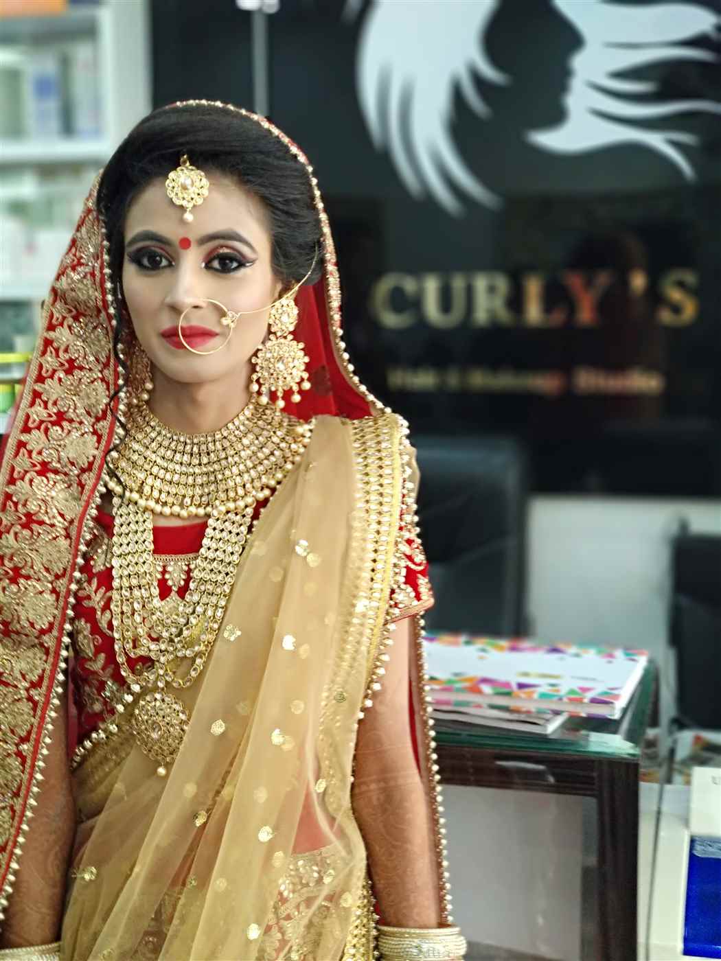 Curlys Unisex Hair Makeup Studio - Cover photo