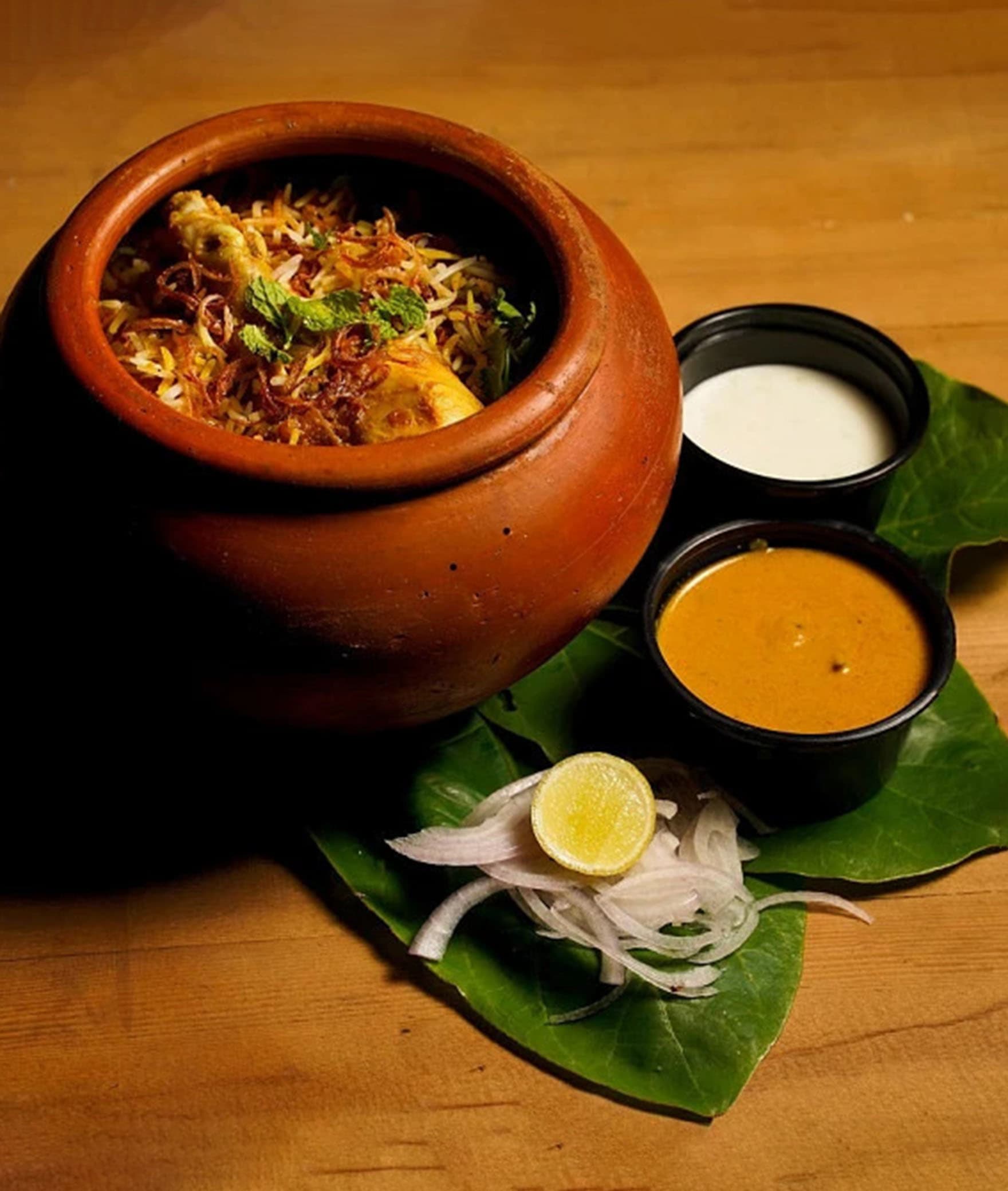 Daawat Biryani - Logo