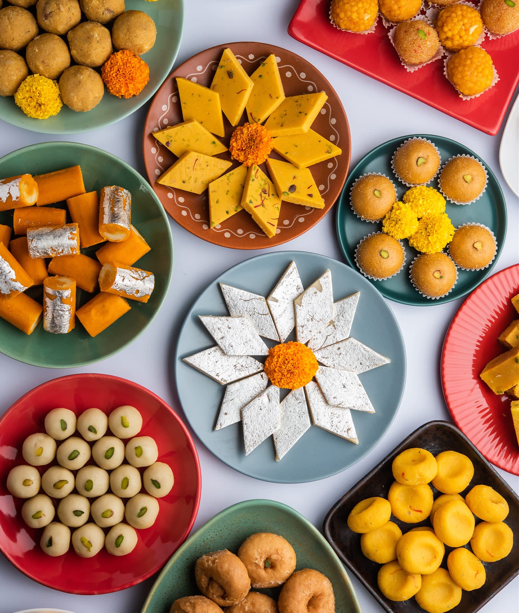 Dalurams Sweets & Namkeen - Logo