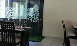 Danaapani Fine Dining - Logo