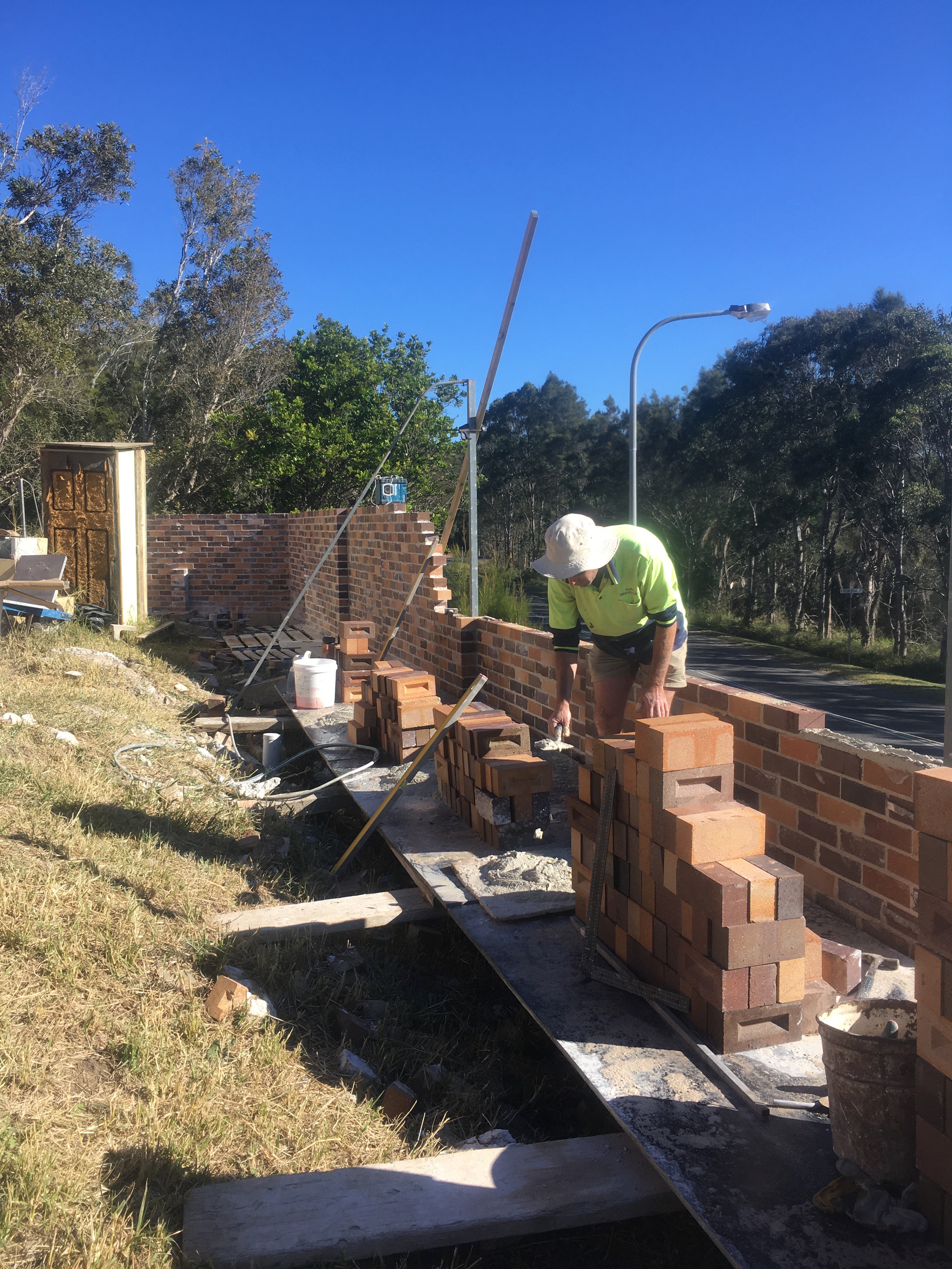 Dans Bricklaying - Logo