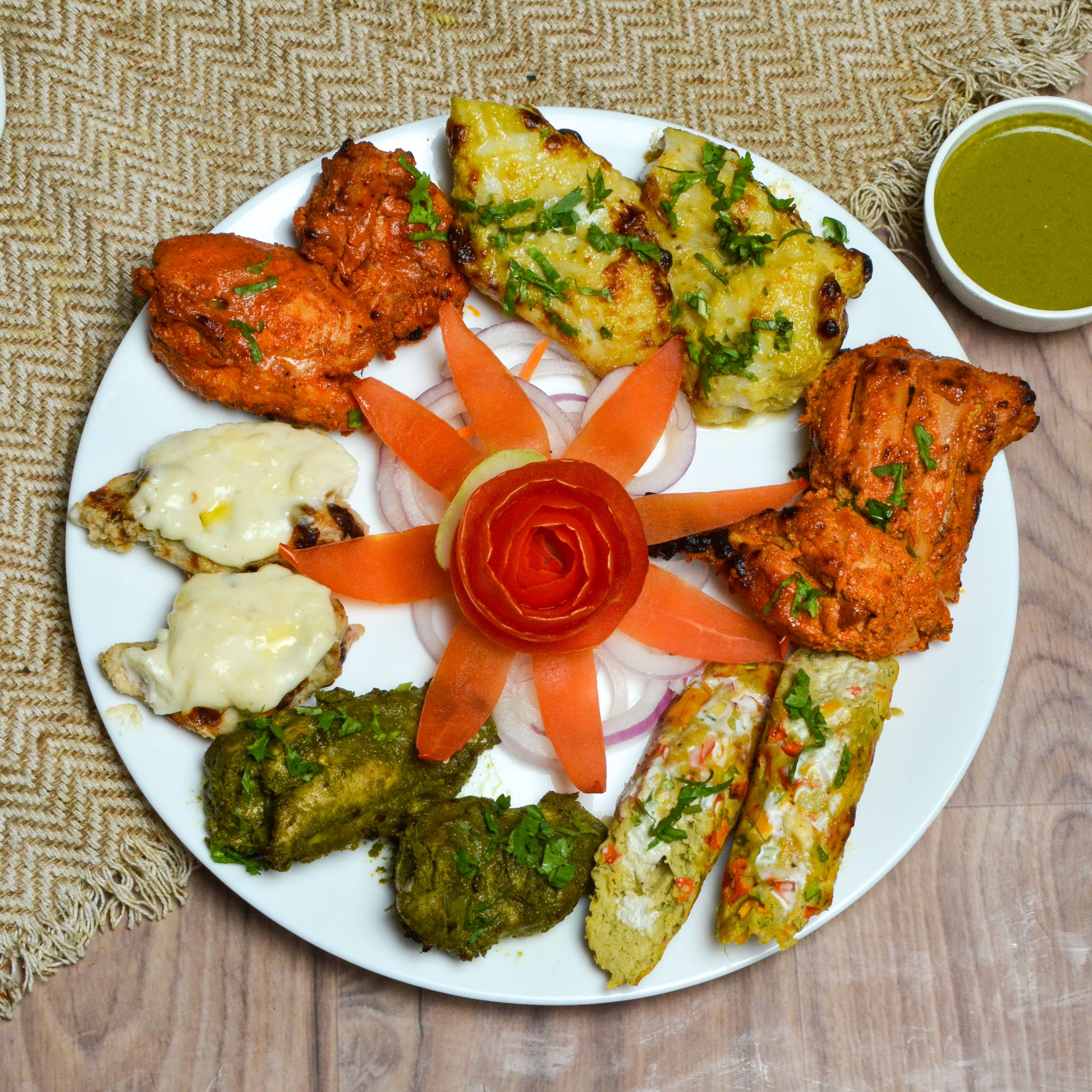 Daruchini Restaurant - Logo