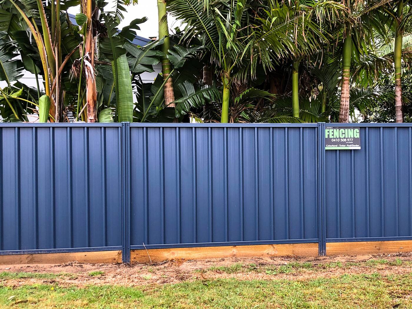 Dave Golden Fencing & Landscaping - Logo
