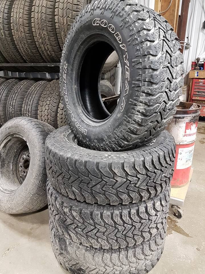 Dave&s;s Tire Service - Logo