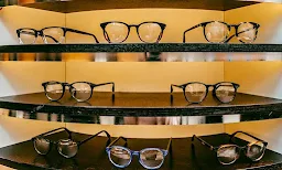 Dayal Opticals - Logo