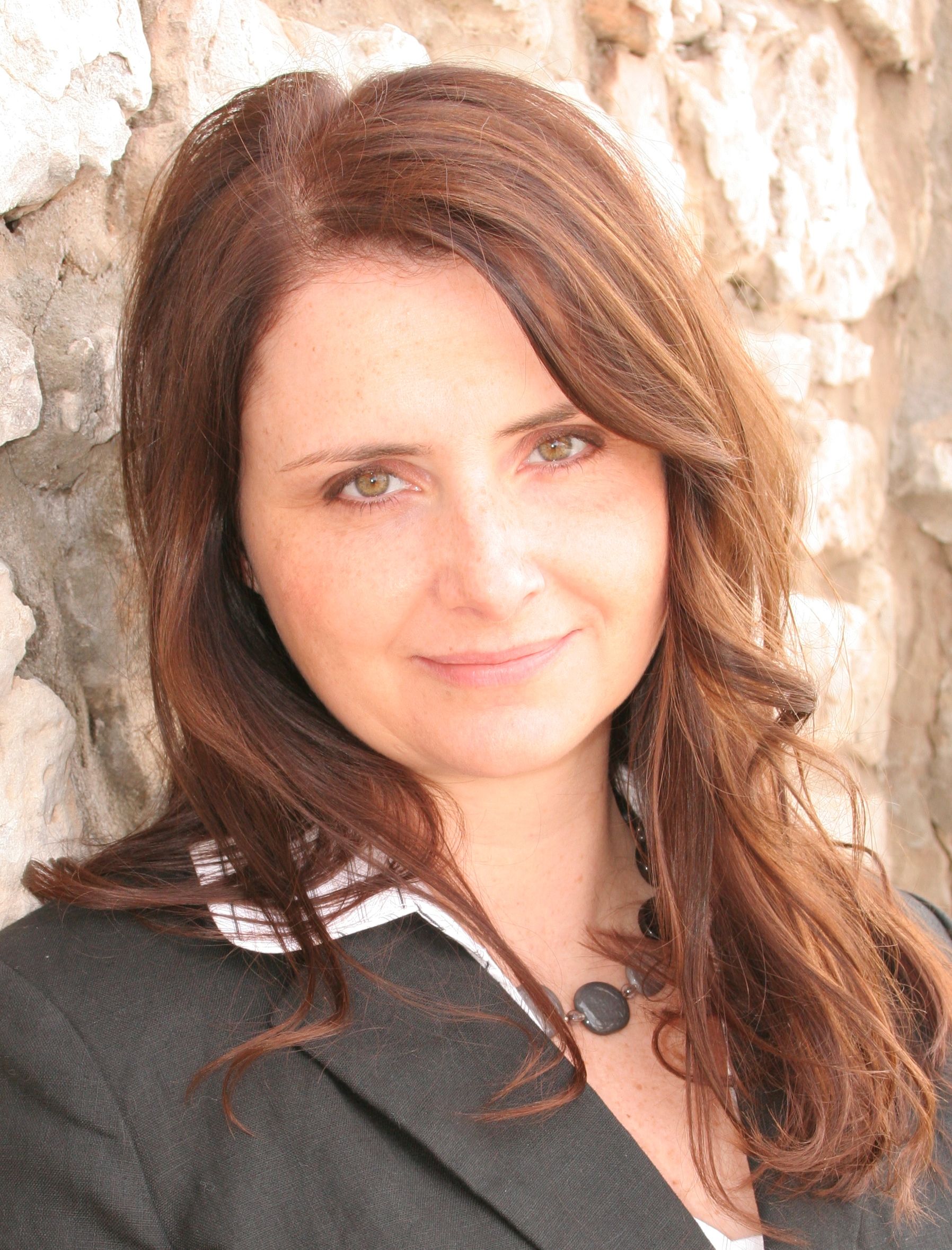 Deborah Duiker - Remax Real Estate Centre - Logo
