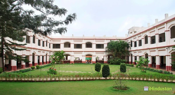 Deccan International School - Logo