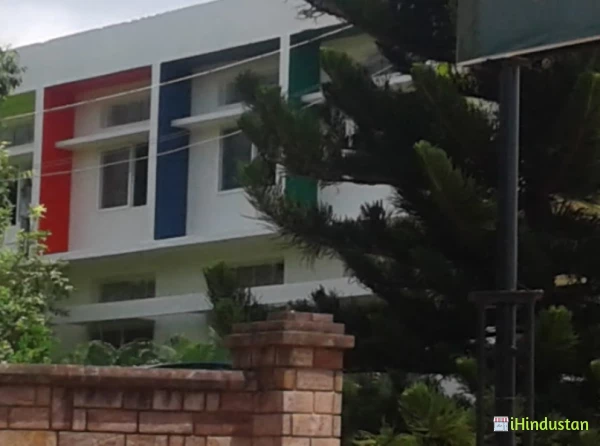 Deichmann AMG Free Integrated Residential English Mediu - Logo