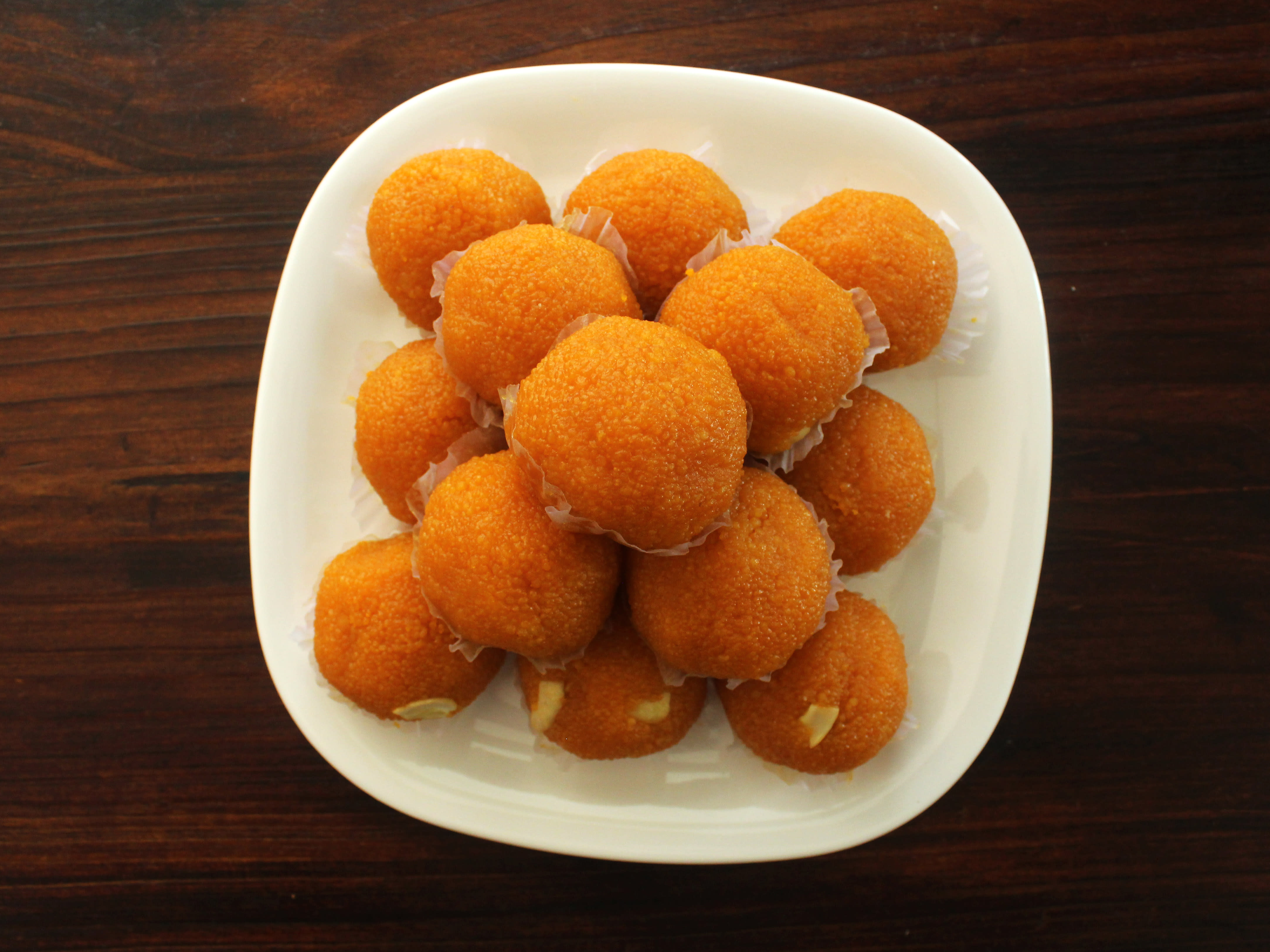 Delhi Mithai Wala - Logo