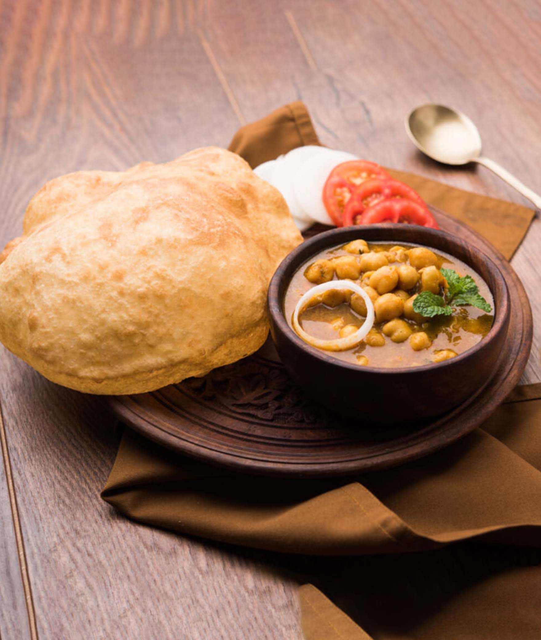 Delhi Pracheen Chole Bhature - Logo