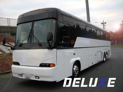 Deluxe Limo and Party Bus Toronto - Logo