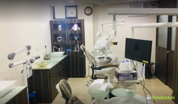 DentMarc Dental Clinic - Logo