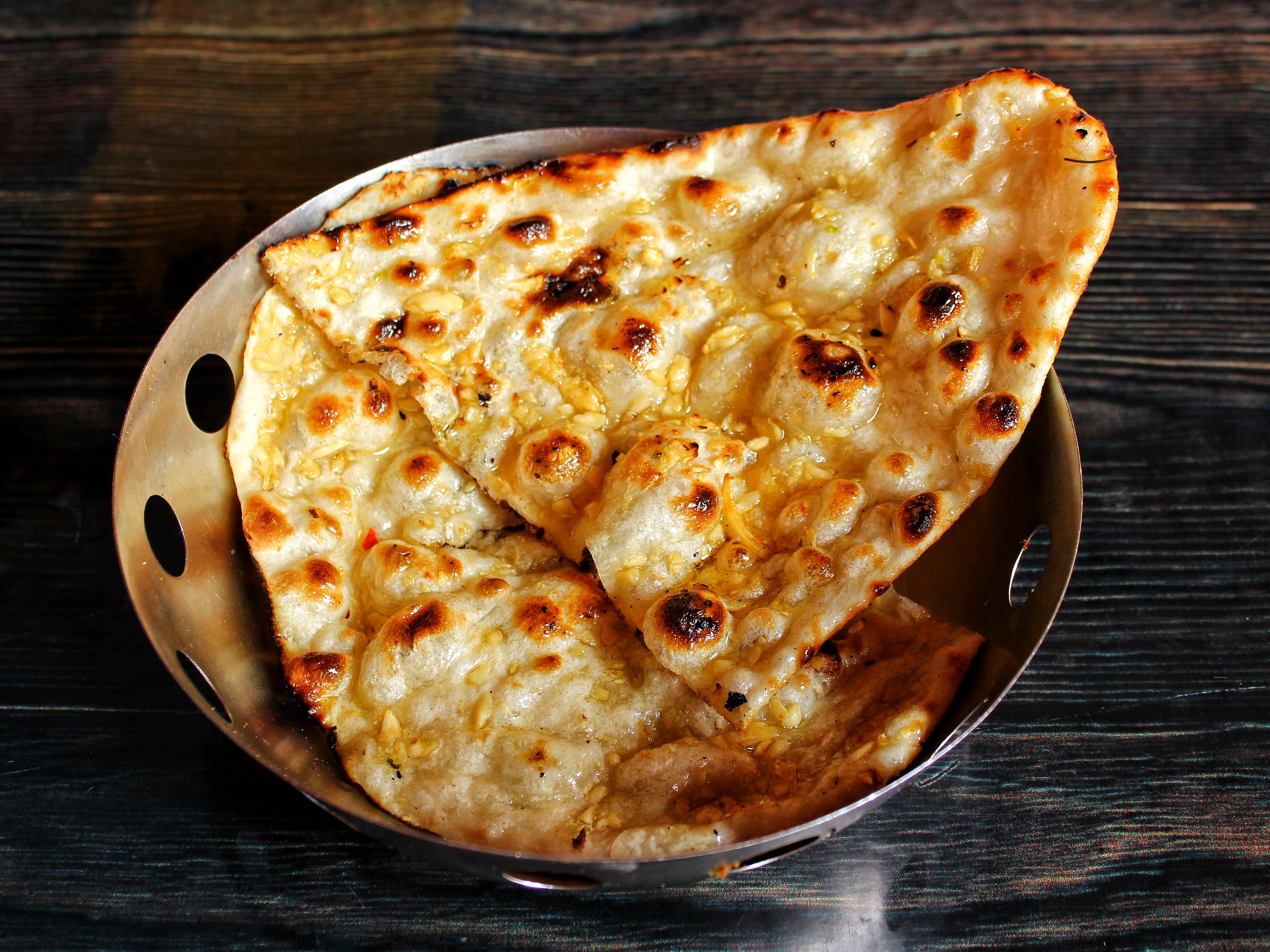 Desi Paratha - Logo