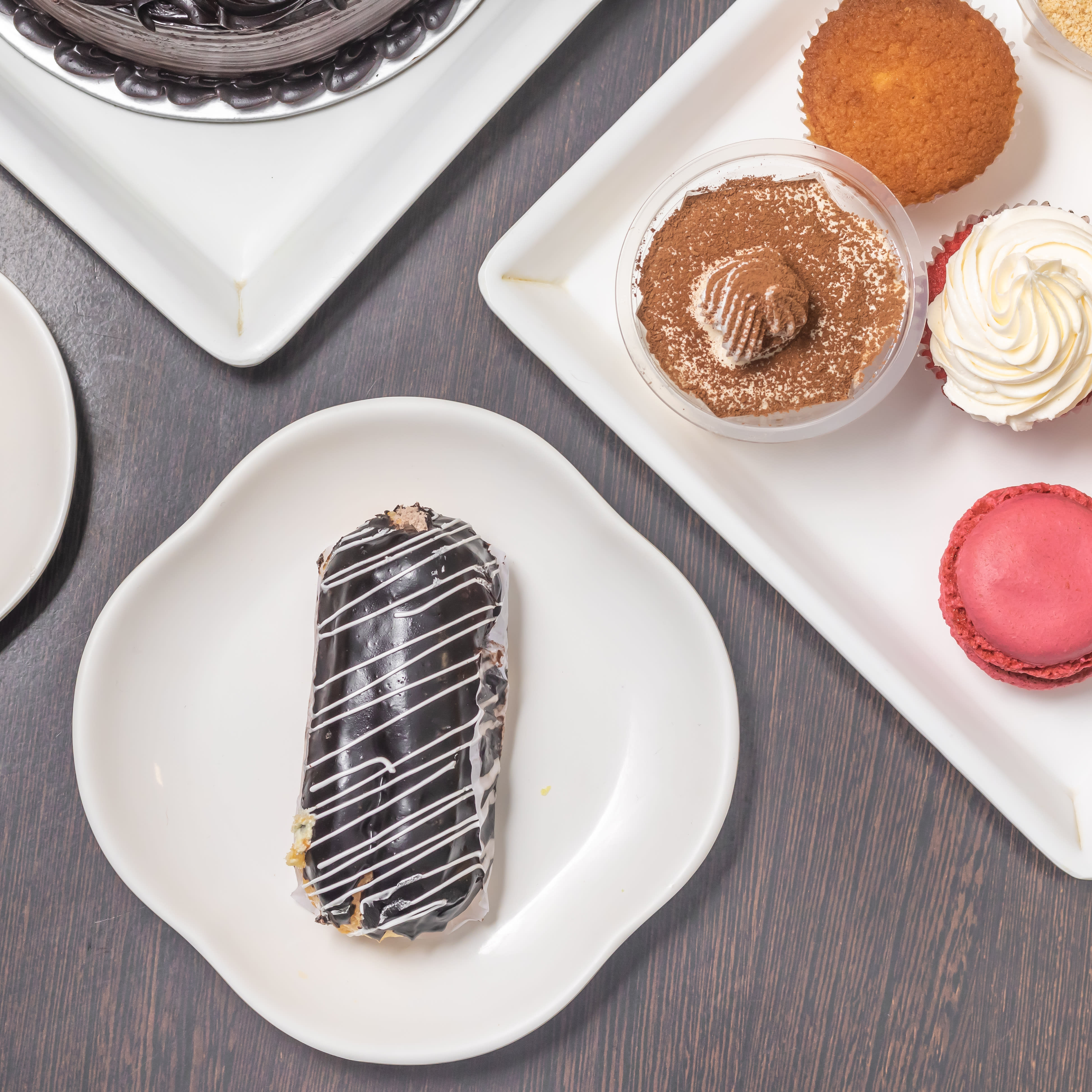 Dessert and More - Logo