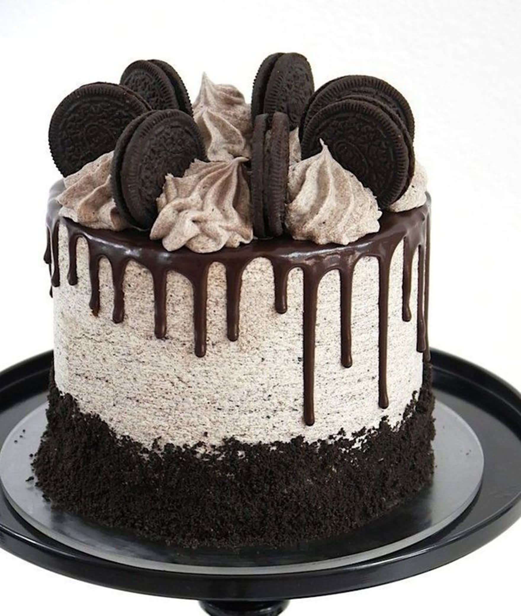 Dessert Den Cakes - Logo
