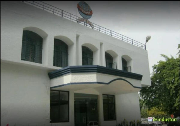 Dewan Public School - Logo