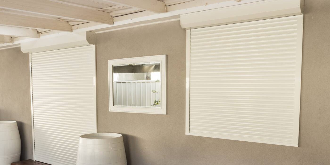 Distinct Shutters - Logo