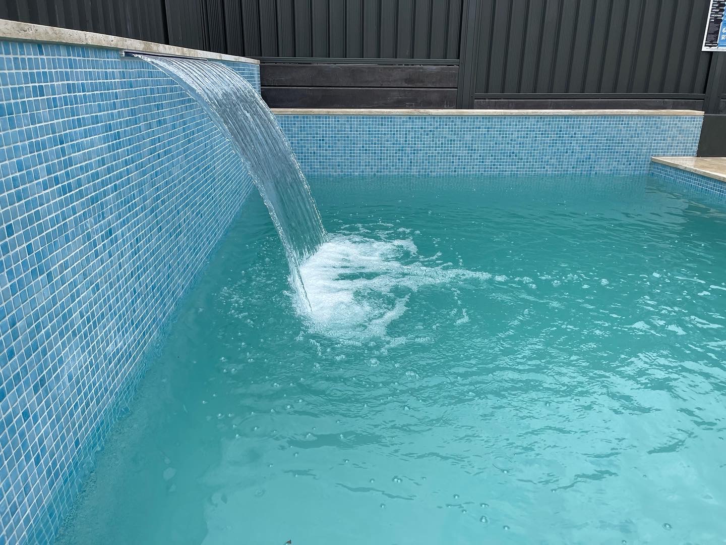 Divine Pools & Spas - Logo