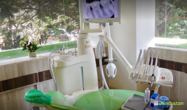 Divine Smiles Dental Clinic - Logo