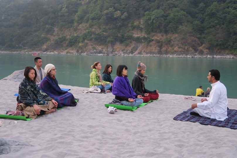 Divineyogaschool - Cover photo