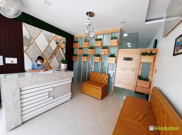 D kaurs dental clinic - Logo