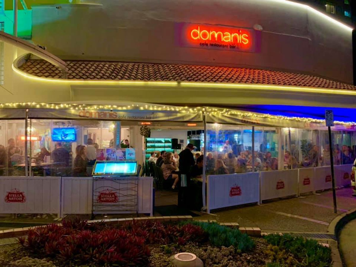 Domanis Cafe Restaurant Bar - Logo