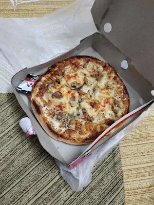 Domingo's Pizza - Logo