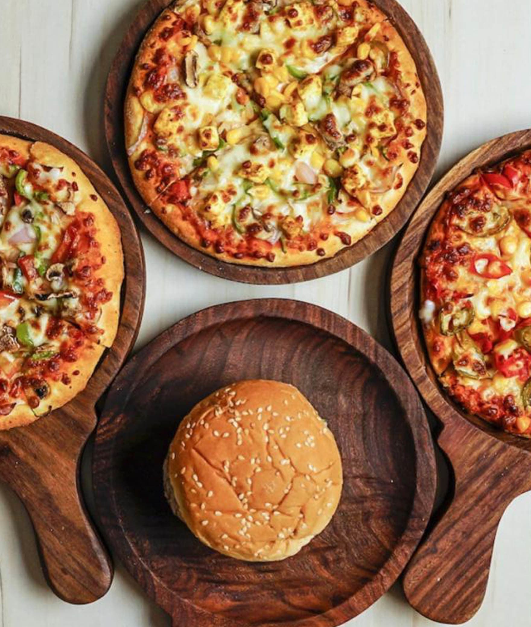 Dominick Pizza - Logo