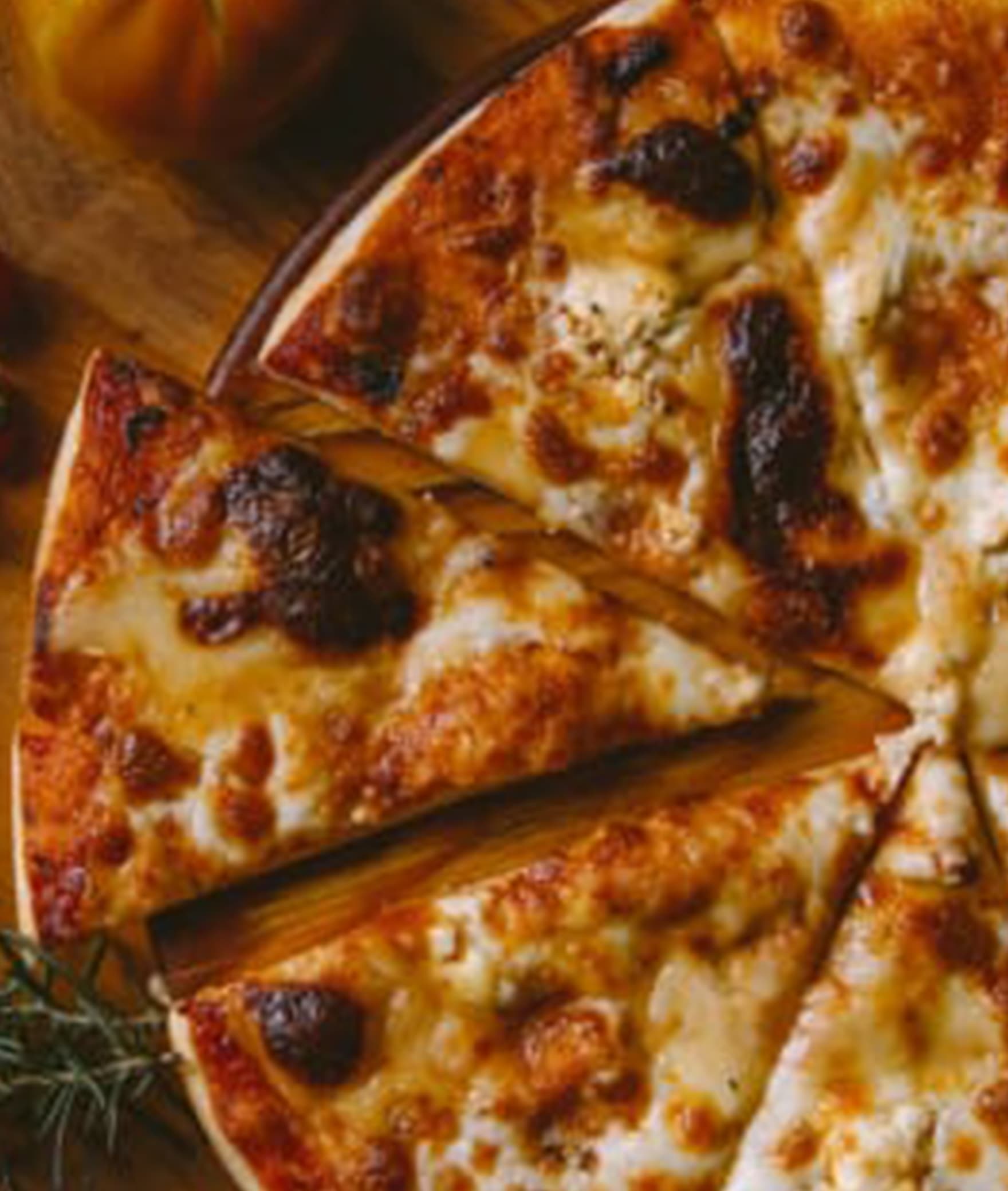 Dominick Pizza - Logo